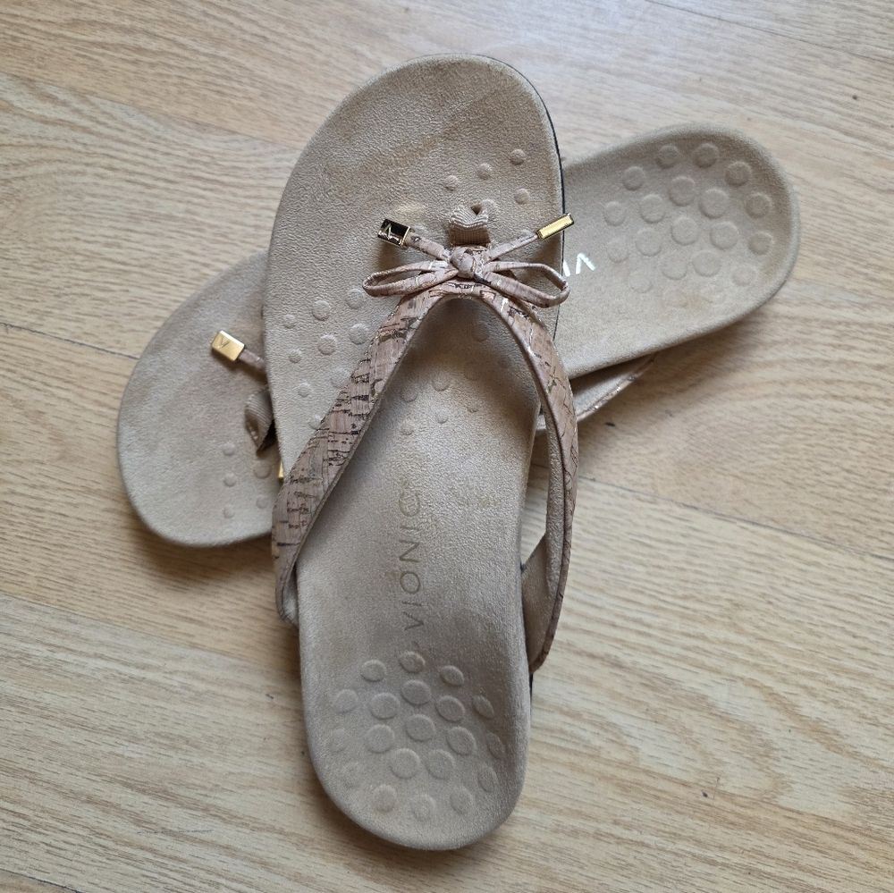 Vionic Women's Tan Sandals